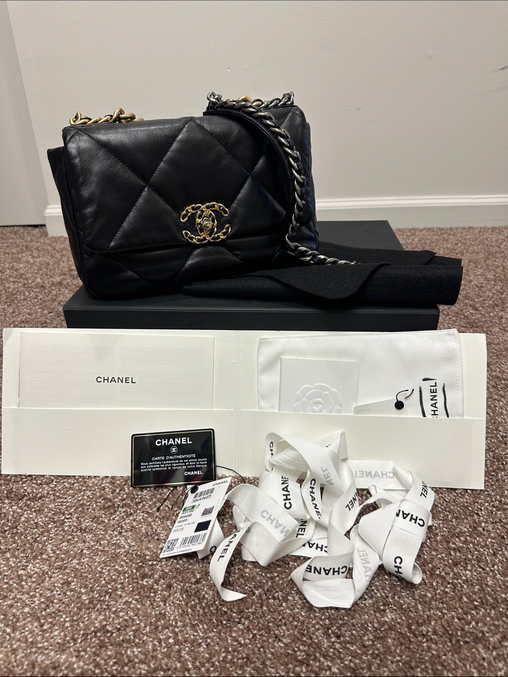 Chanel 19 small goatskin